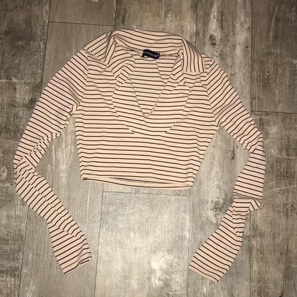 PrettyLittleThing Tops - Super adorable Pretty Little Thing crop top